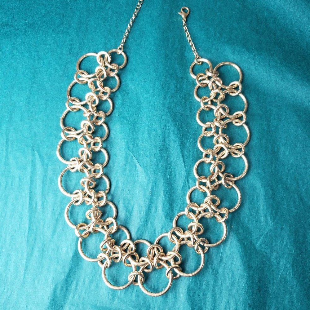 2/20$ C1946 Gold tone link necklace